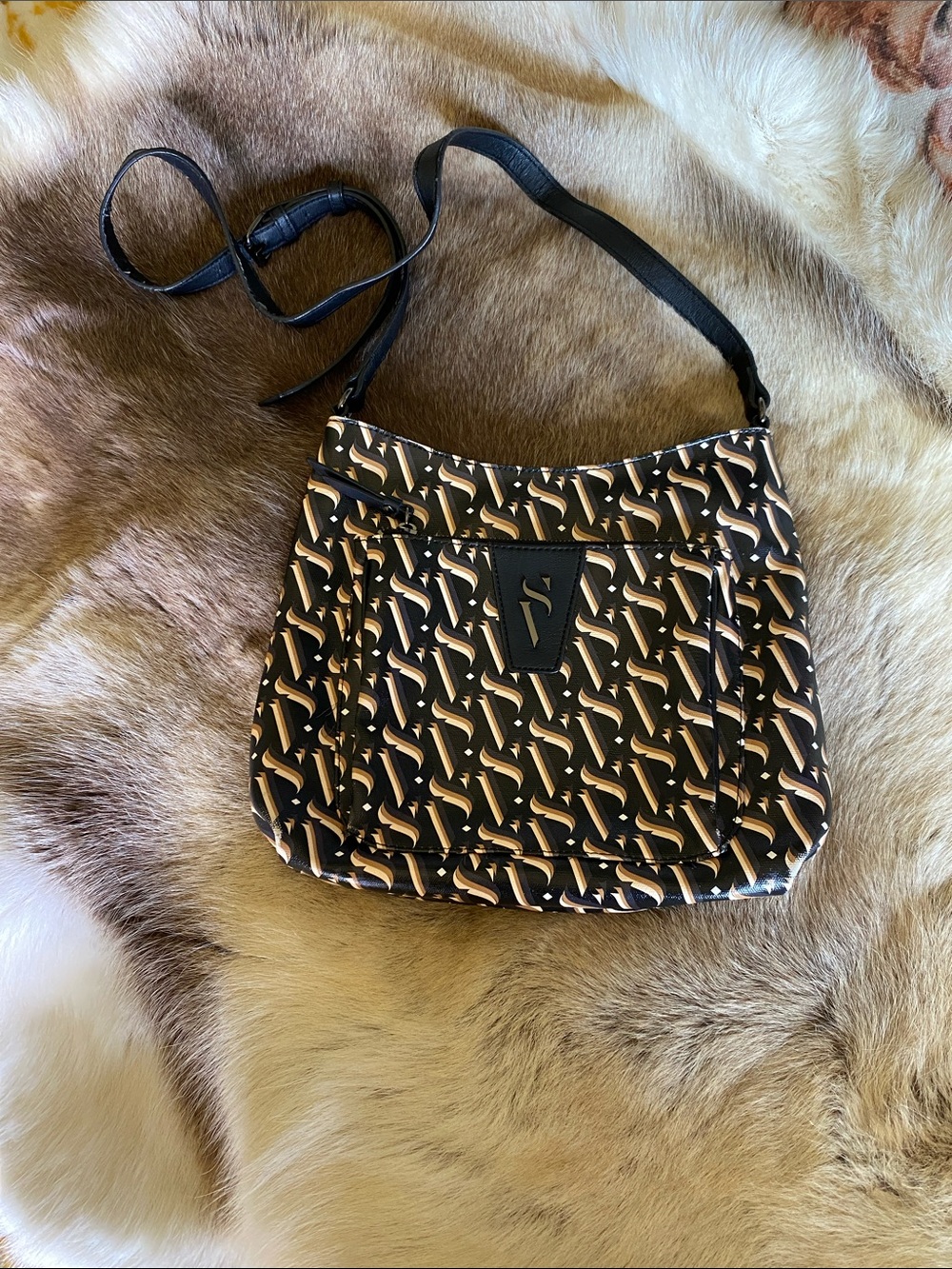 Simply Vera Gold, Black  and Cream Patterned Women's Crossbody Bag